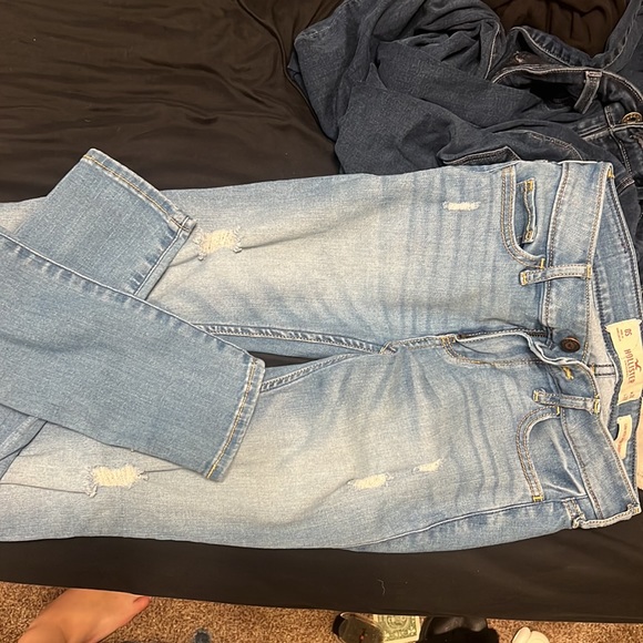 Skinny ripped Hollister jeans - Picture 3 of 3